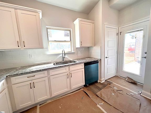 3rd image of 42 Woodcross Dr Lot 304