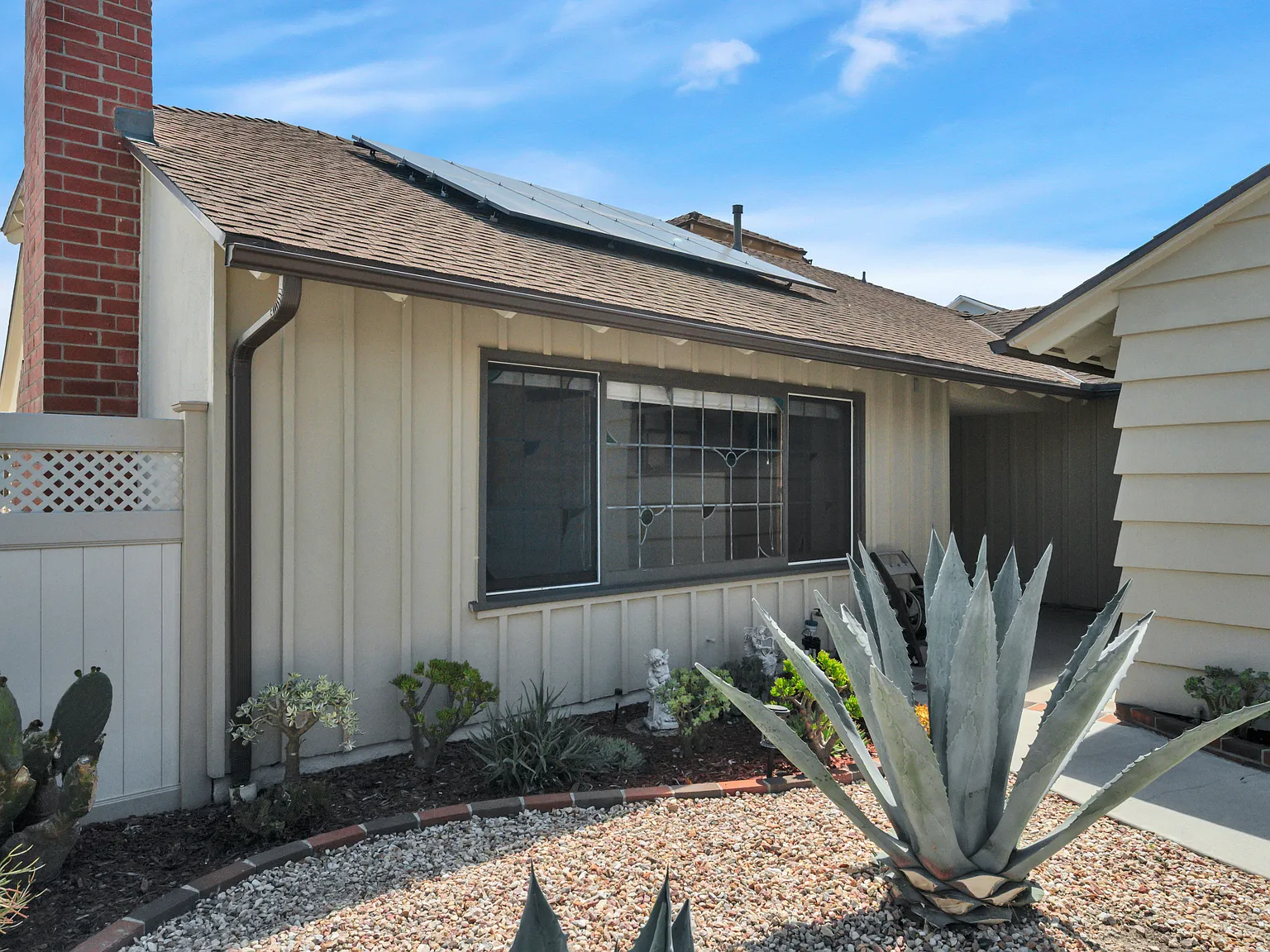 4 bed, 2174 sqft, $5,995 — Photo 3