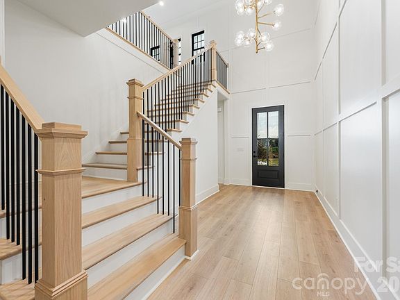 4th image of 5549 Fairview Rd
