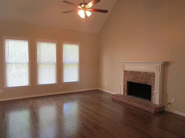 623 Redwood Ln — Photo 5