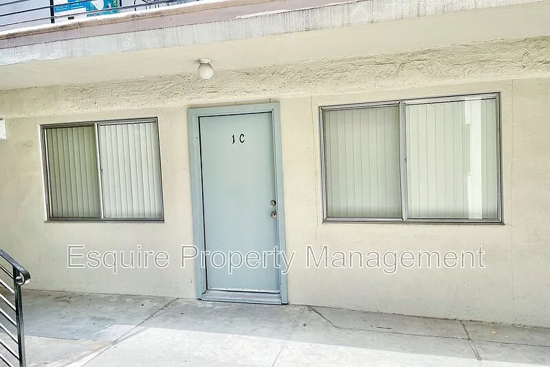 Building Photo - 1750 Ventura Blvd #1C