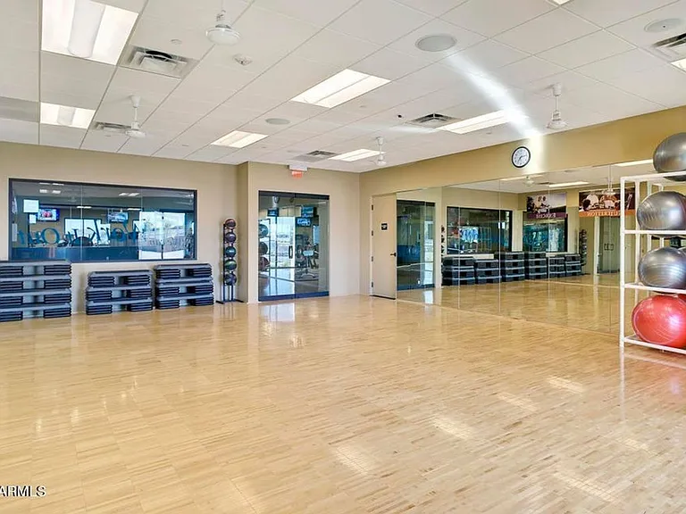 17520 W Fairview St — Photo 39