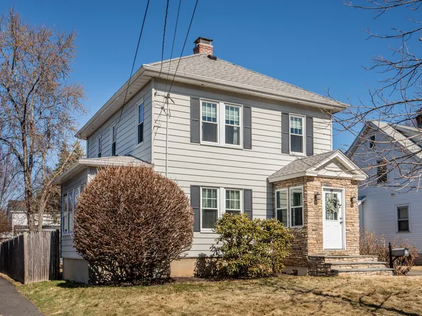 52 Woodmere Road, West Hartford, CT 06119