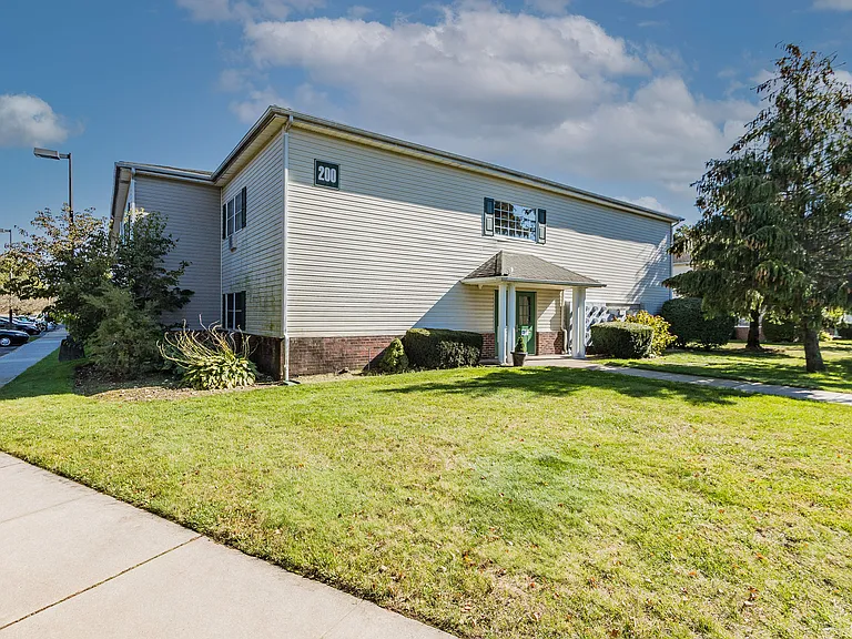 Medford Landing Apartments — Photo 34