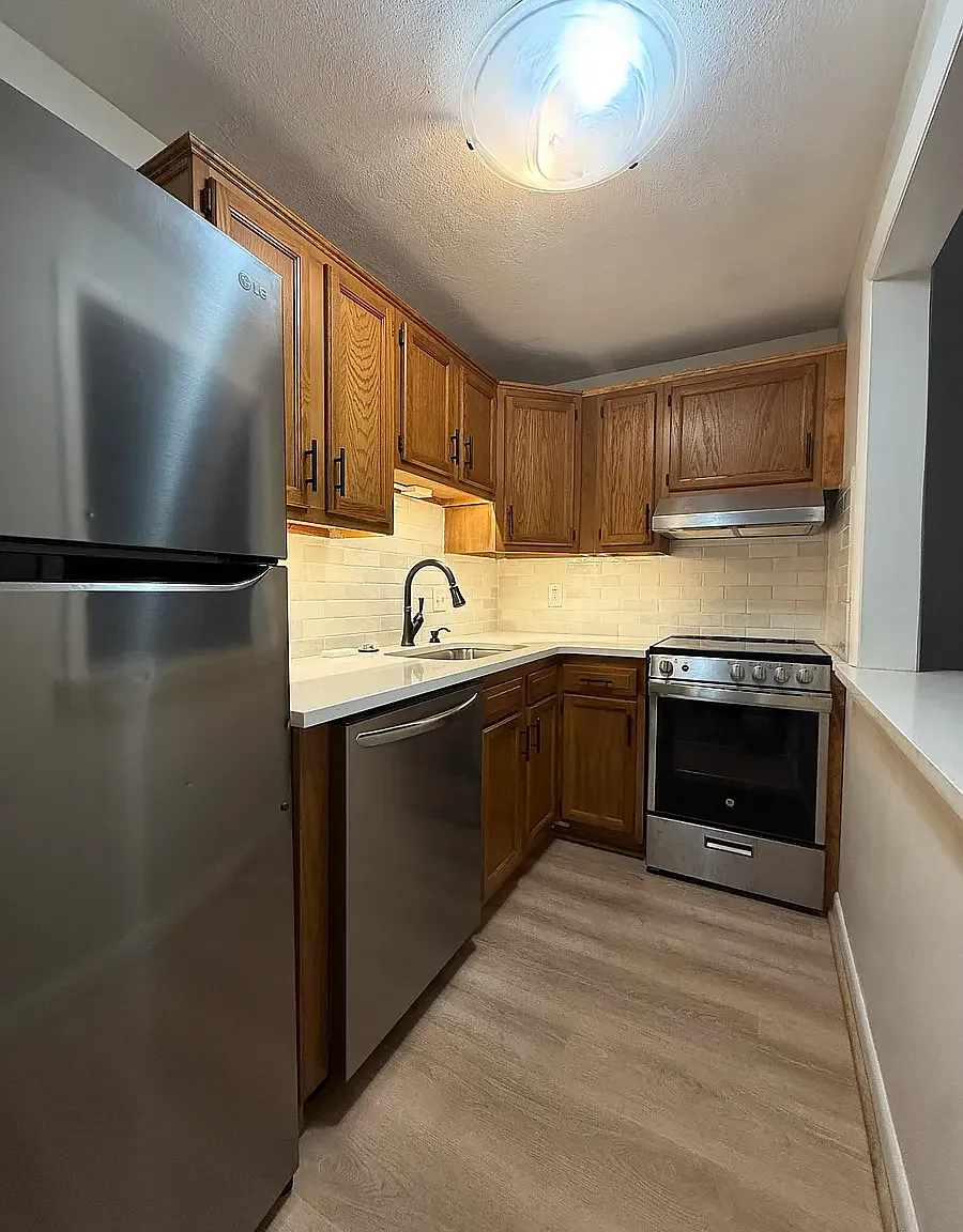616 Boston Post Rd E — Photo 2