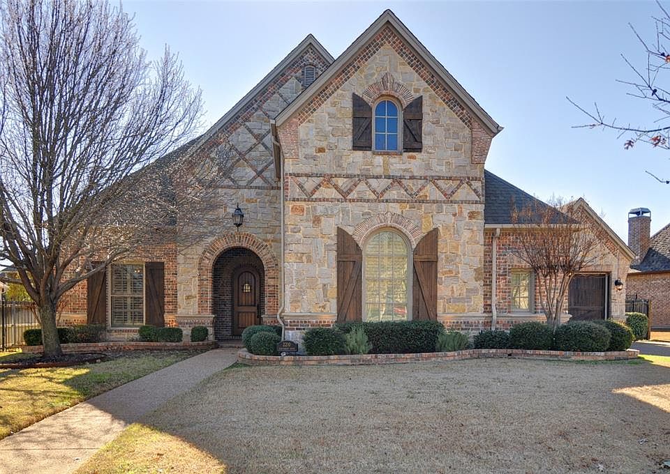 1st image of 2210 Canterbury Dr