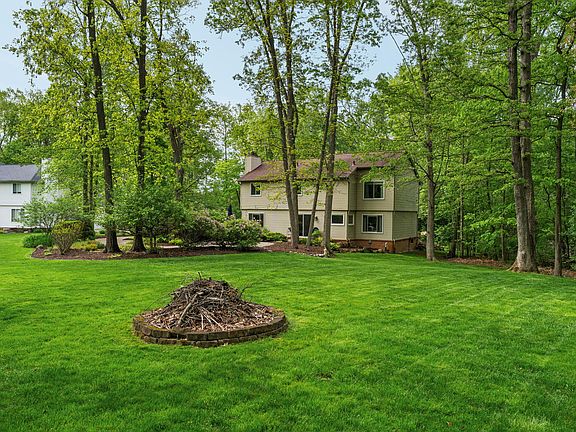 4th image of 7824 Turnberry Dr