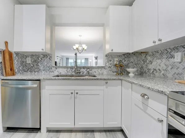 5890 Sugar Palm Court #E, Delray Beach, FL 33484