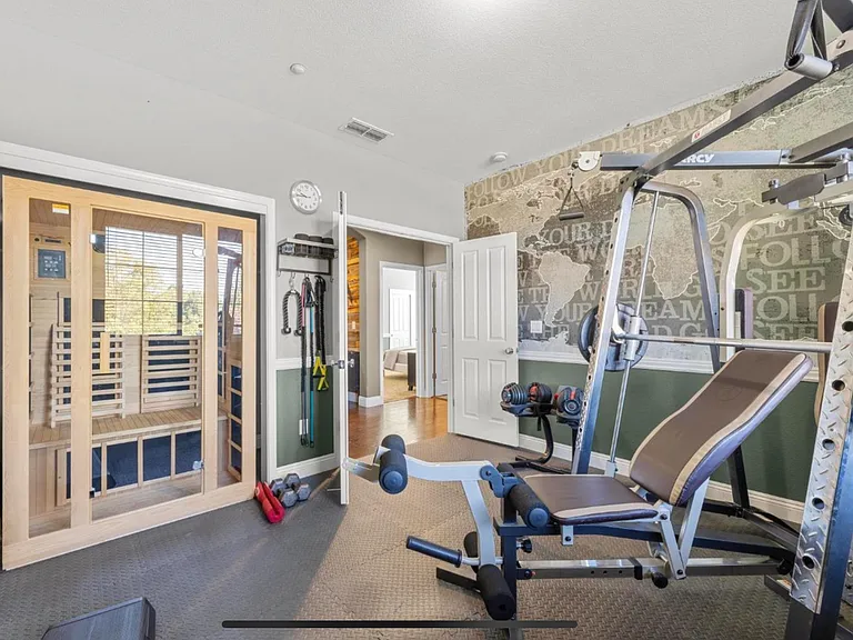 701 Rolling Green Dr — Photo 15
