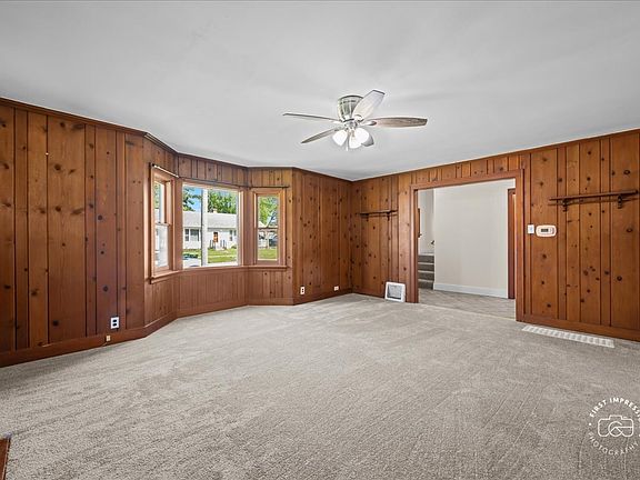 5th image of 215 W Rock St