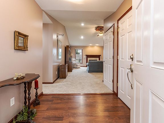 4th image of 208 Whitetail Ln