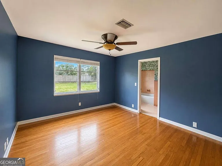 504 Bowen St — Photo 19