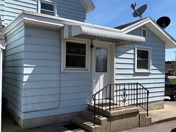 Back entrance into Kitchen.