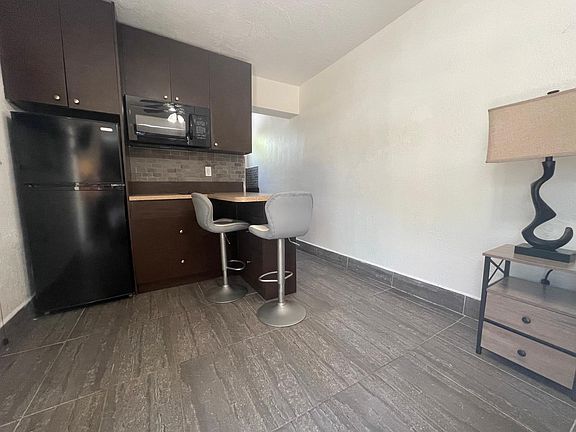 2nd image of 11 NE 46th Ct #3