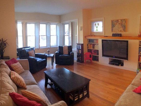 2nd image of 2655 W Winnemac Ave