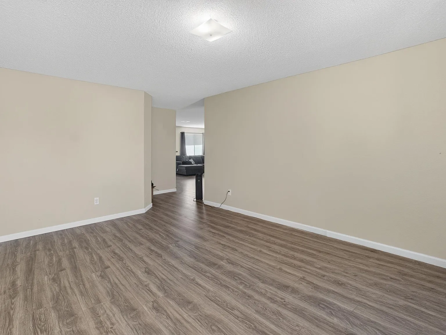 4 bed, 2.0 bath, 1720 sqft, $2,000 — Photo 4