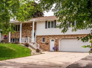 302 21st St NW, Austin, MN 55912