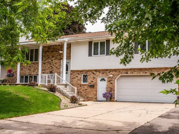 302 21st St NW, Austin, MN 55912