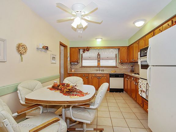 3rd image of 10429 S 51st Ct