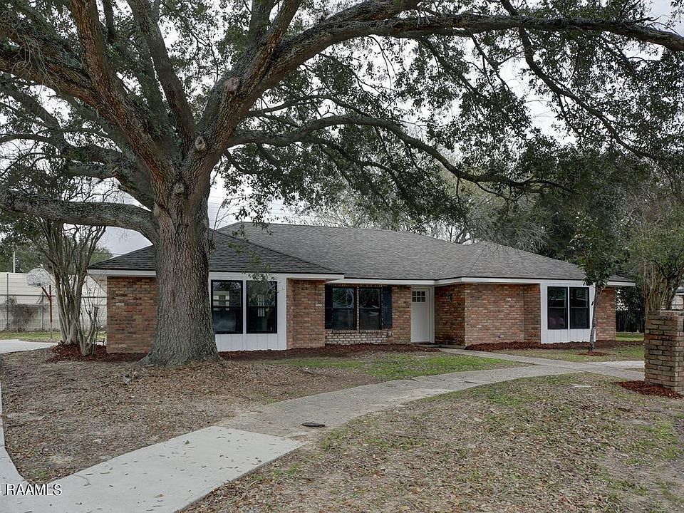 1st image of 117 Wisteria Dr