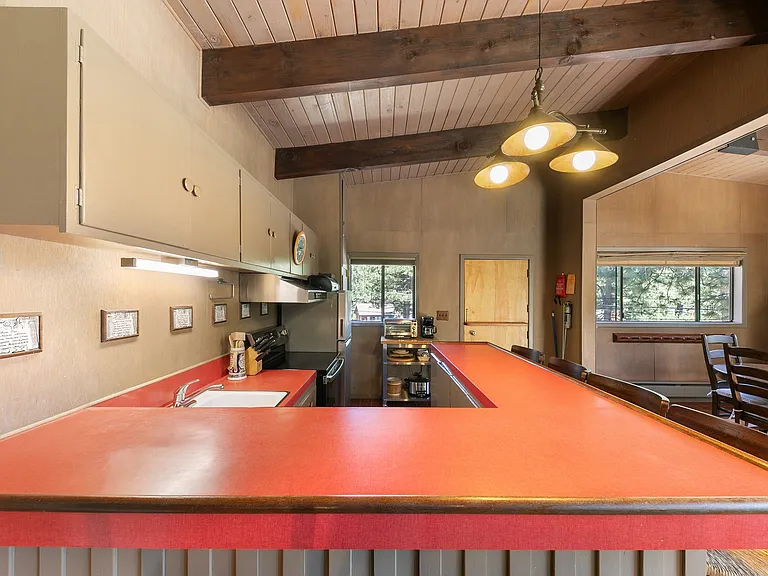 1284 Lanny Ln — Photo 10