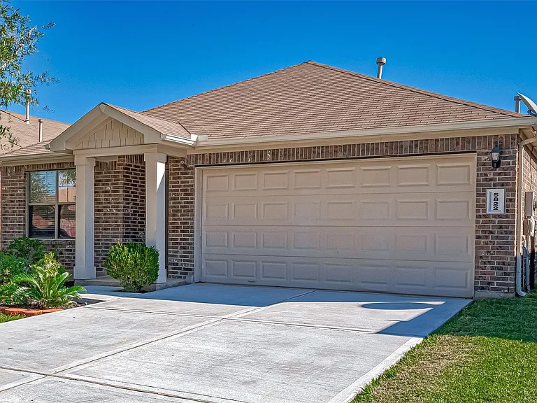 5822 Camelia Evergreen Ln — Photo 3