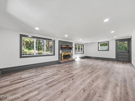 5th image of 1419 Lawson Ave