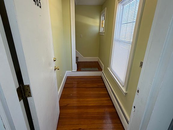 4th image of 465 Oaklawn Ave #2
