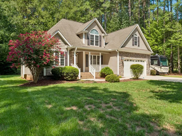 533 Birdsong Ln, Hurdle Mills, NC 27541