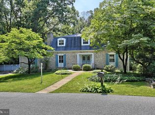 29 Forest Dr, Mechanicsburg, PA 17055