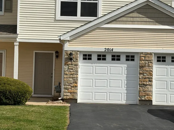2014 Limestone Ln, Carpentersville, IL 60110