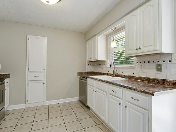 5th image of 99 Whispering Pine Dr