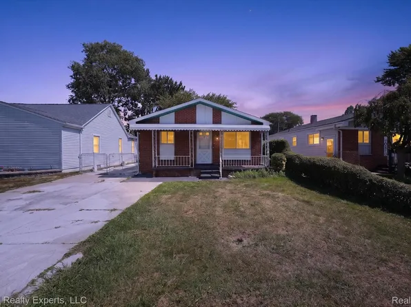 32000 Saint Margaret St, Saint Clair Shores, MI 48082