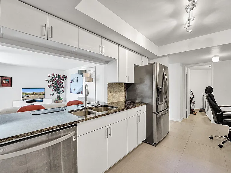 2255 Lindell Blvd #4303 — Photo 10