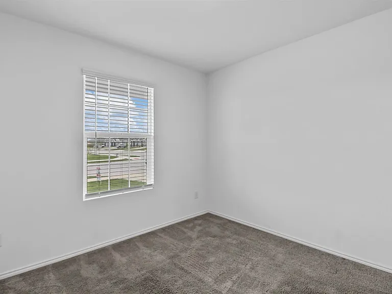 518 Olmstead Dr — Photo 7