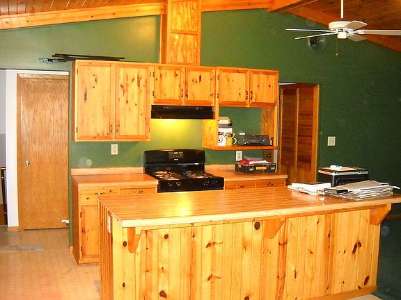 Island and cooking area