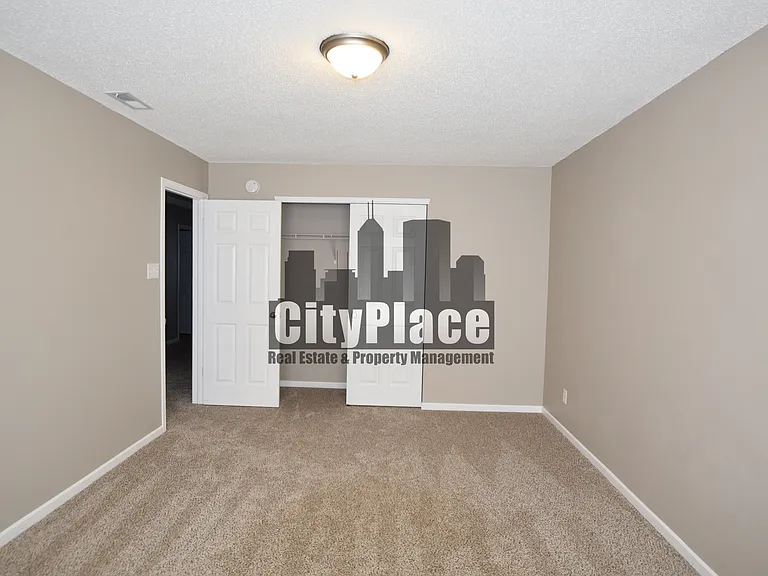 954 Brookstone Dr — Photo 17