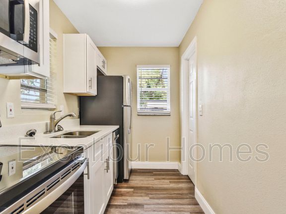 4th image of 4262 Schank Ct