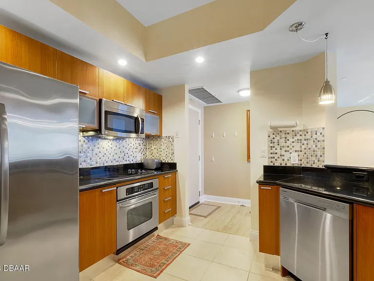241 Riverside Dr #808 — Photo 14