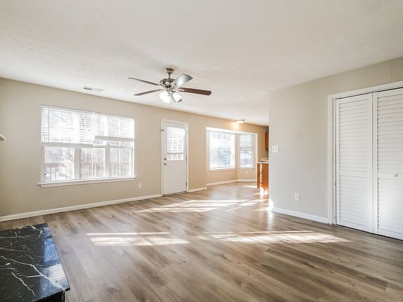 5th image of 100 Old Surrey Ct