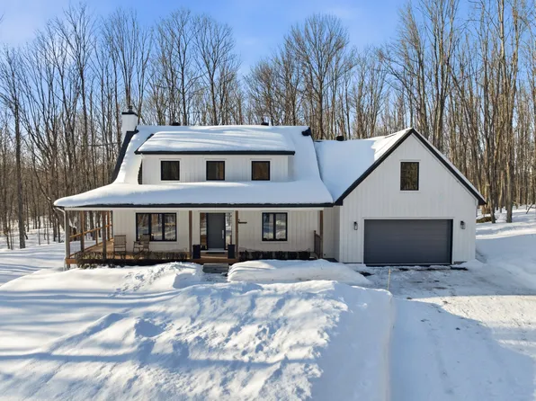 12 Chemin De La Baie Robinson Bay, Brome, QC J0E 1R0