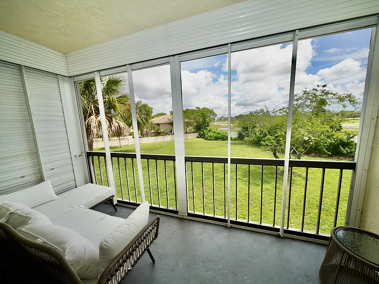 2541 Aragon Blvd #305 — Photo 6