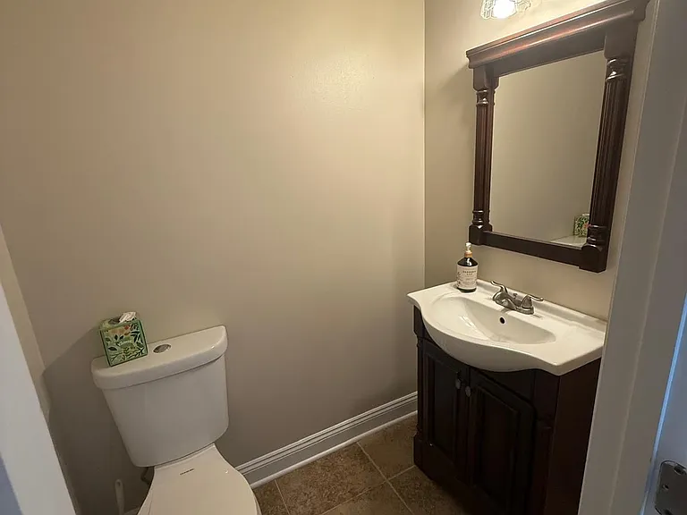 7574 Allenwood Ct — Photo 11