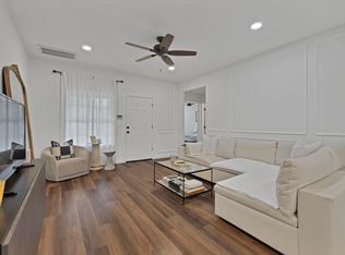 1907 Nomas St, Dallas, TX 75212