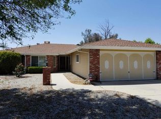 563 N Girard St, Hemet, CA 92544