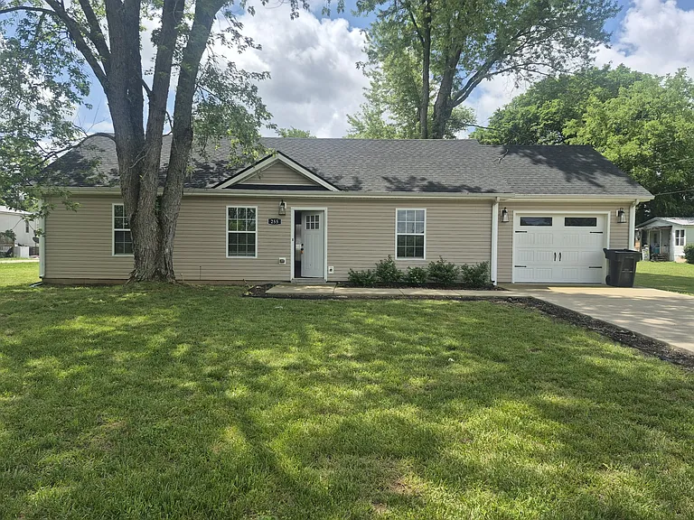 255 Illinois Ave — Photo 13