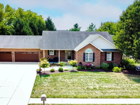 1201 Farmington Ln, Washington Court House, OH 43160