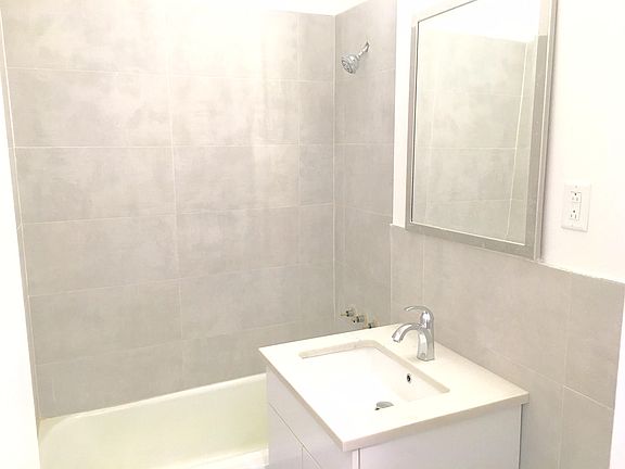2nd image of 14205 Roosevelt Ave APT 505