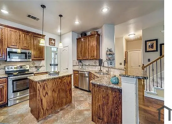 1605 Oak Brook Ln — Photo 14