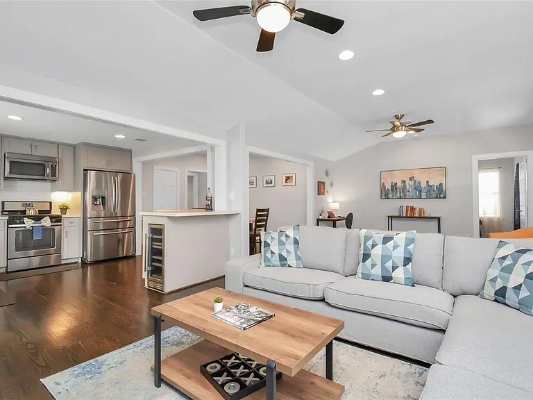 5705 Cochran St — Photo 4